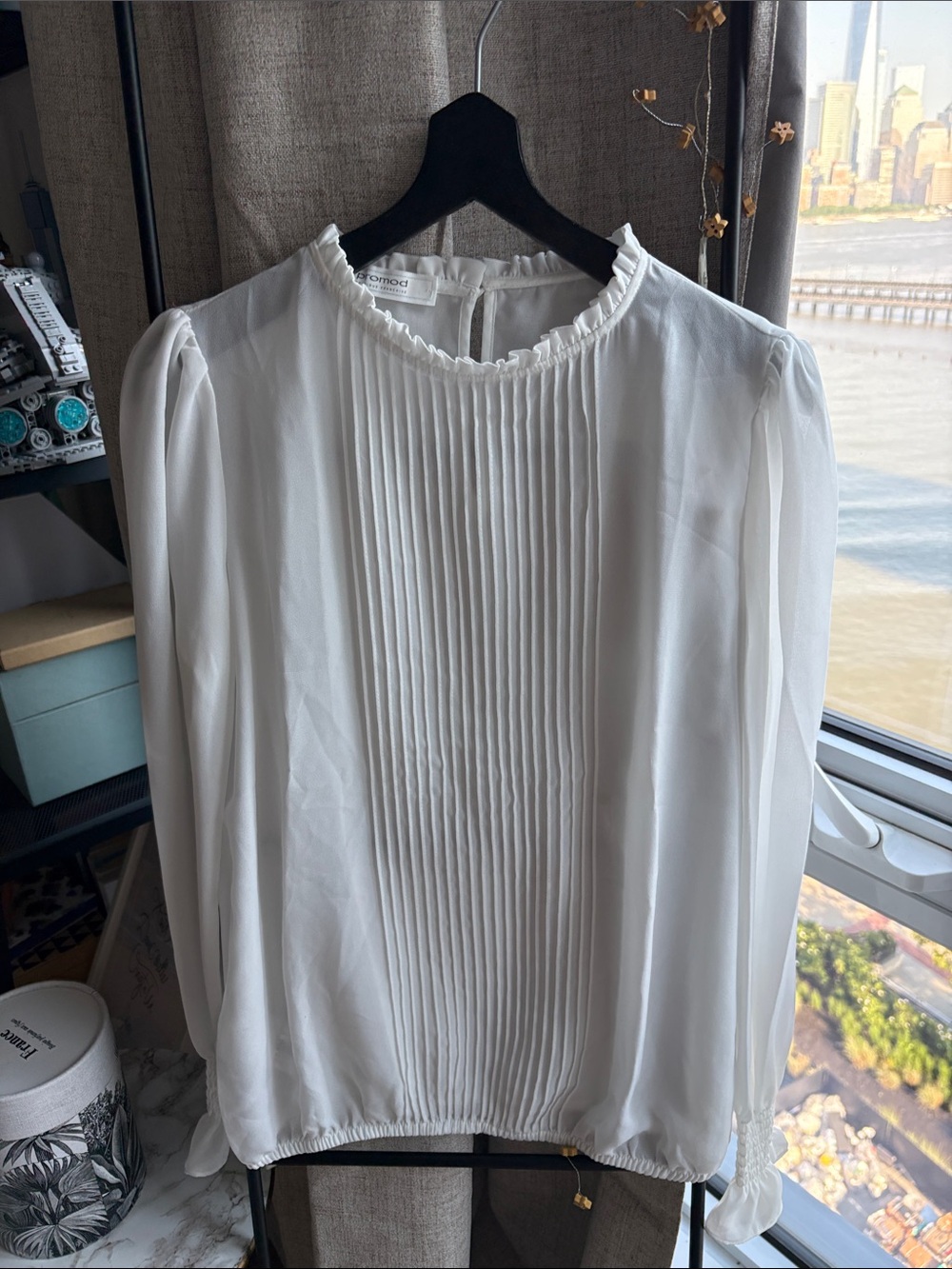 Promod White Pleated Long-Sleeve Ruffled Neck Blouse